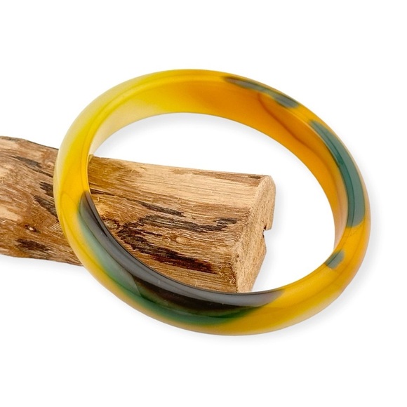 Flashy Natural Agate Hand Carved Bangle Gemstone Bracelet - Picture 4 of 4